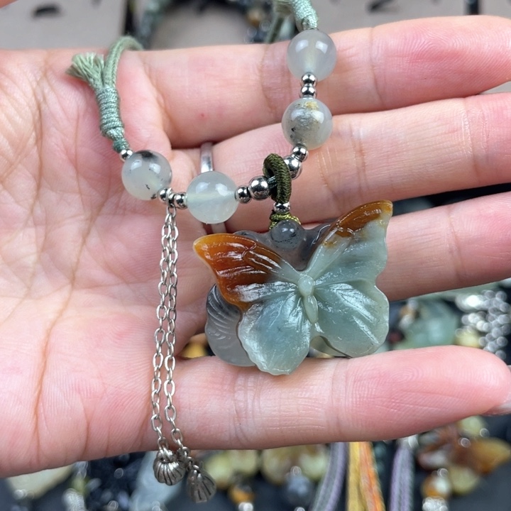 星***玥蛇纹石玉合金颈饰