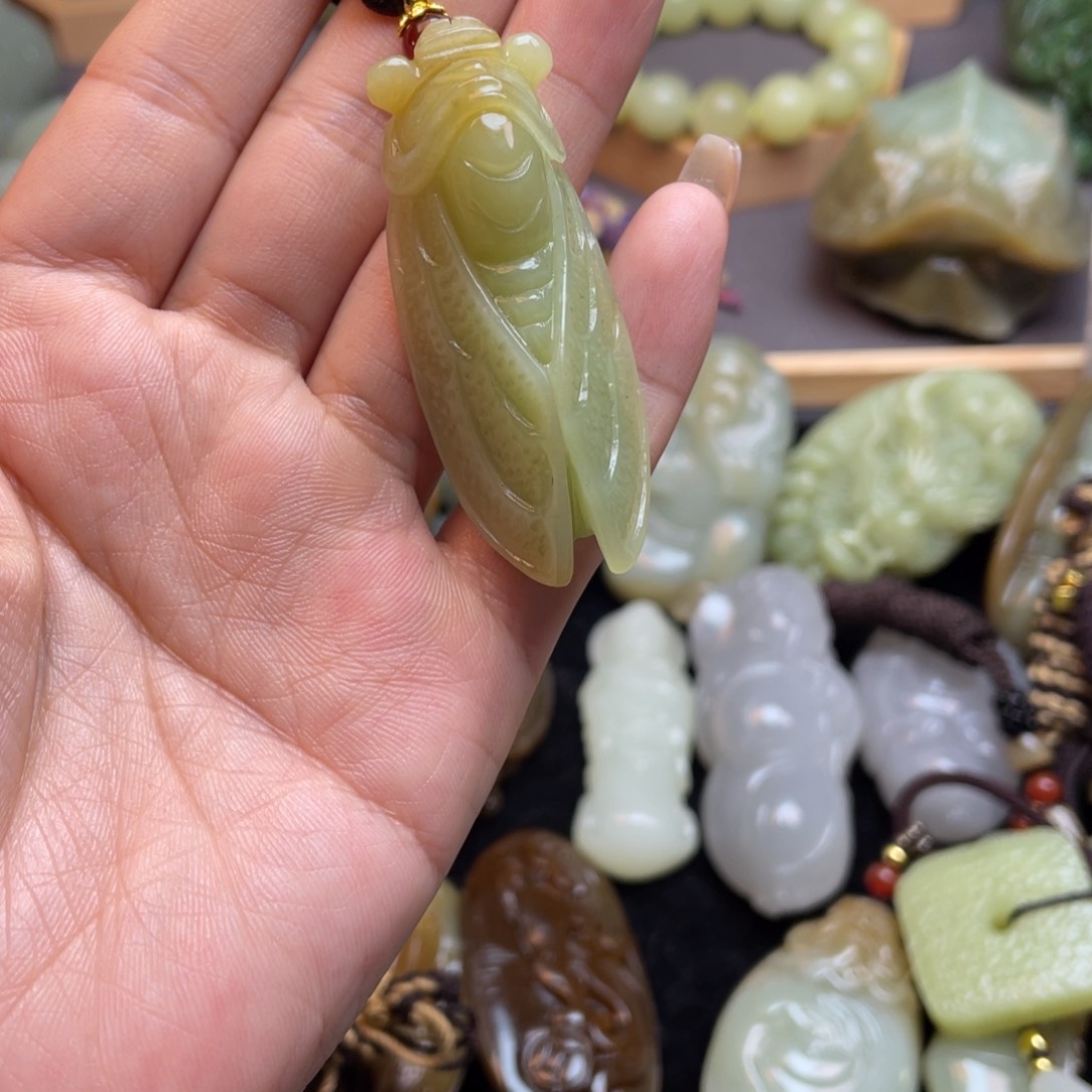 和田玉颈饰未镶嵌