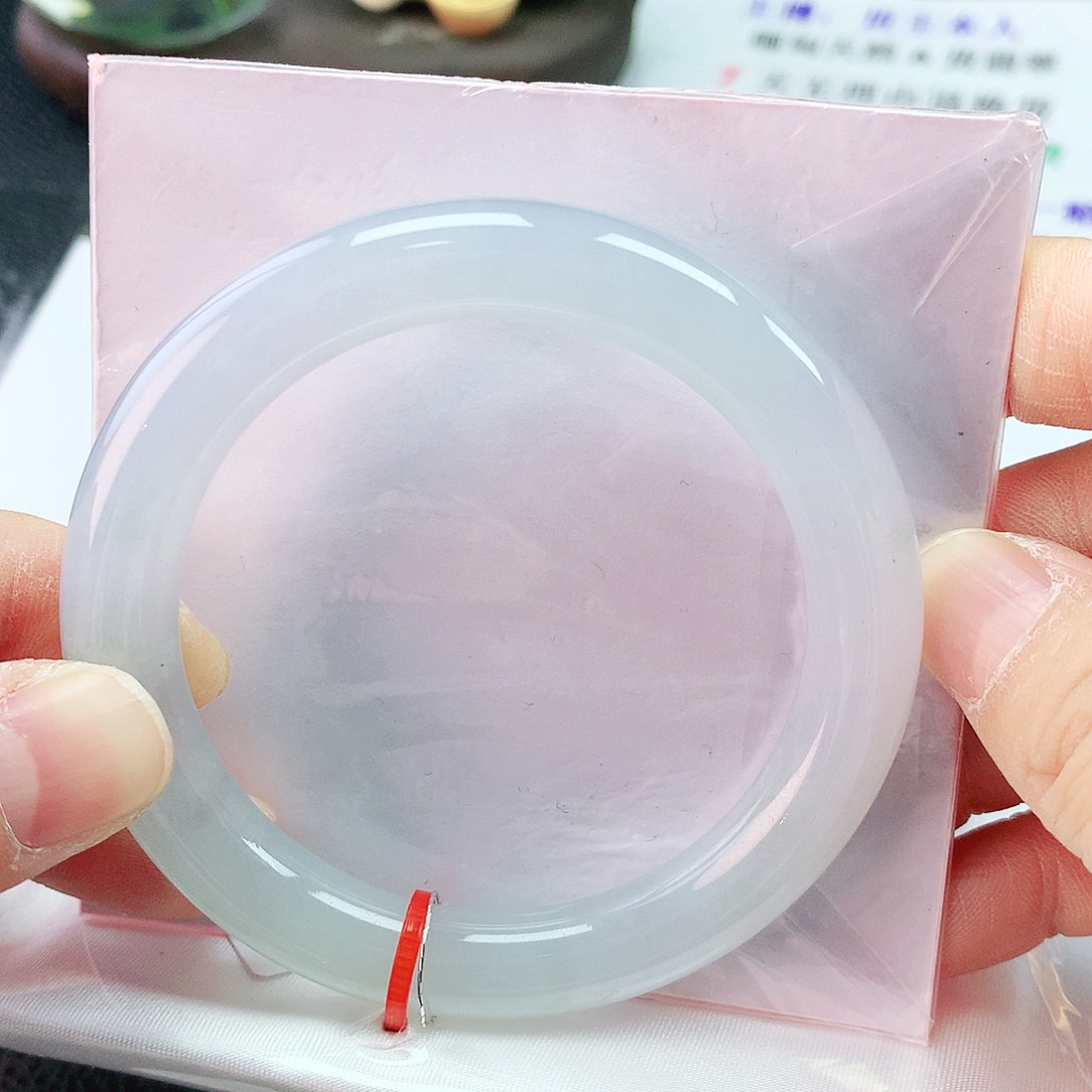 翡翠手镯未镶嵌53圈