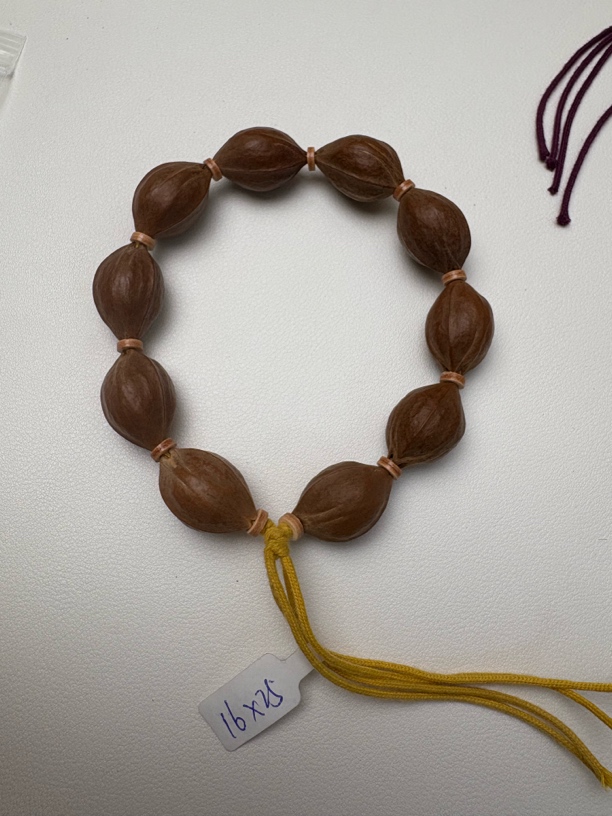 年年铁核 16x25三花鲨鱼背小短圆手串