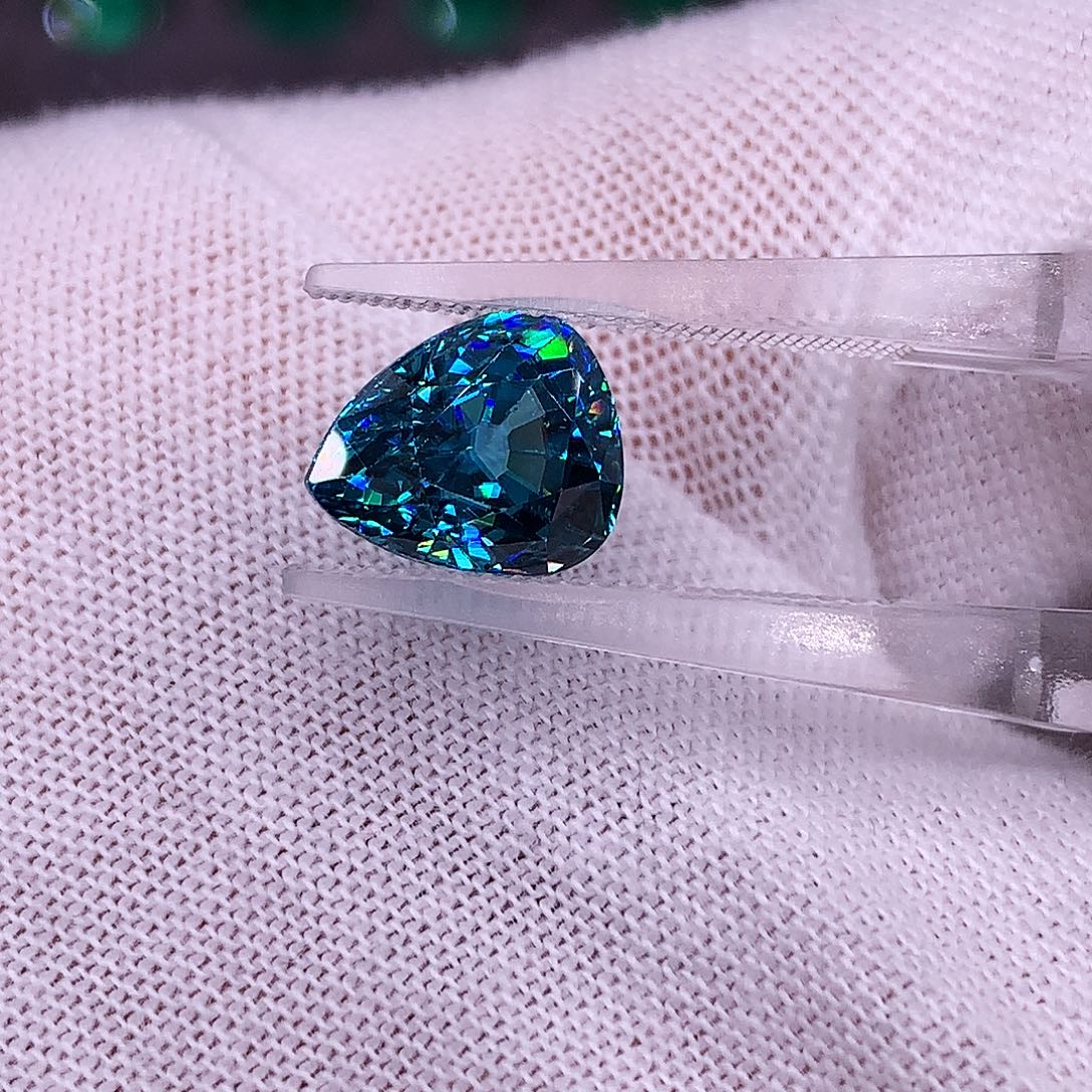 98856658896未镶嵌天然锆石998889998899