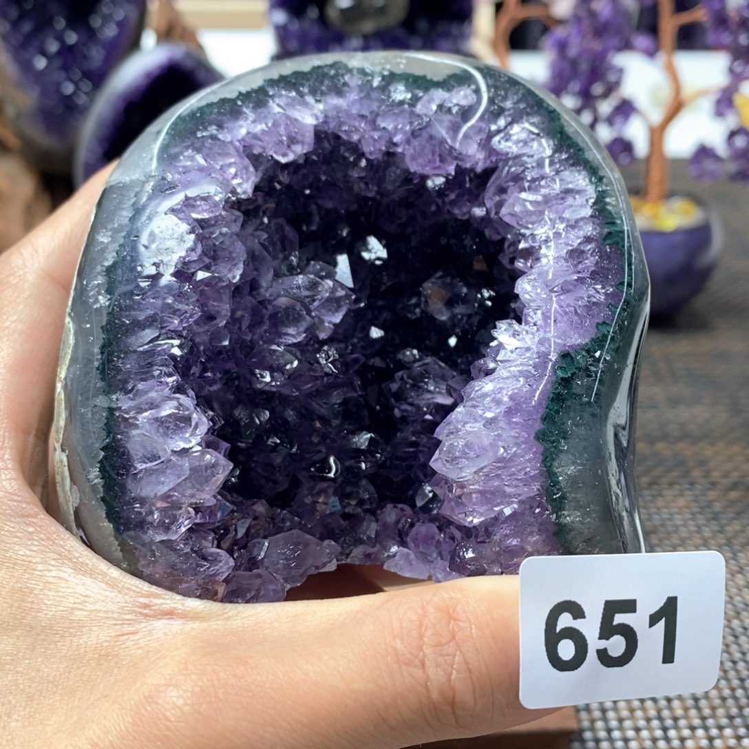 紫晶未镶嵌大型摆件（非配饰）