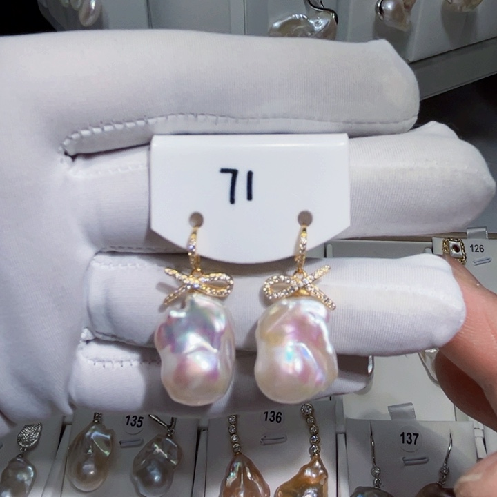淡水珍珠耳饰银S925镶嵌甜***?