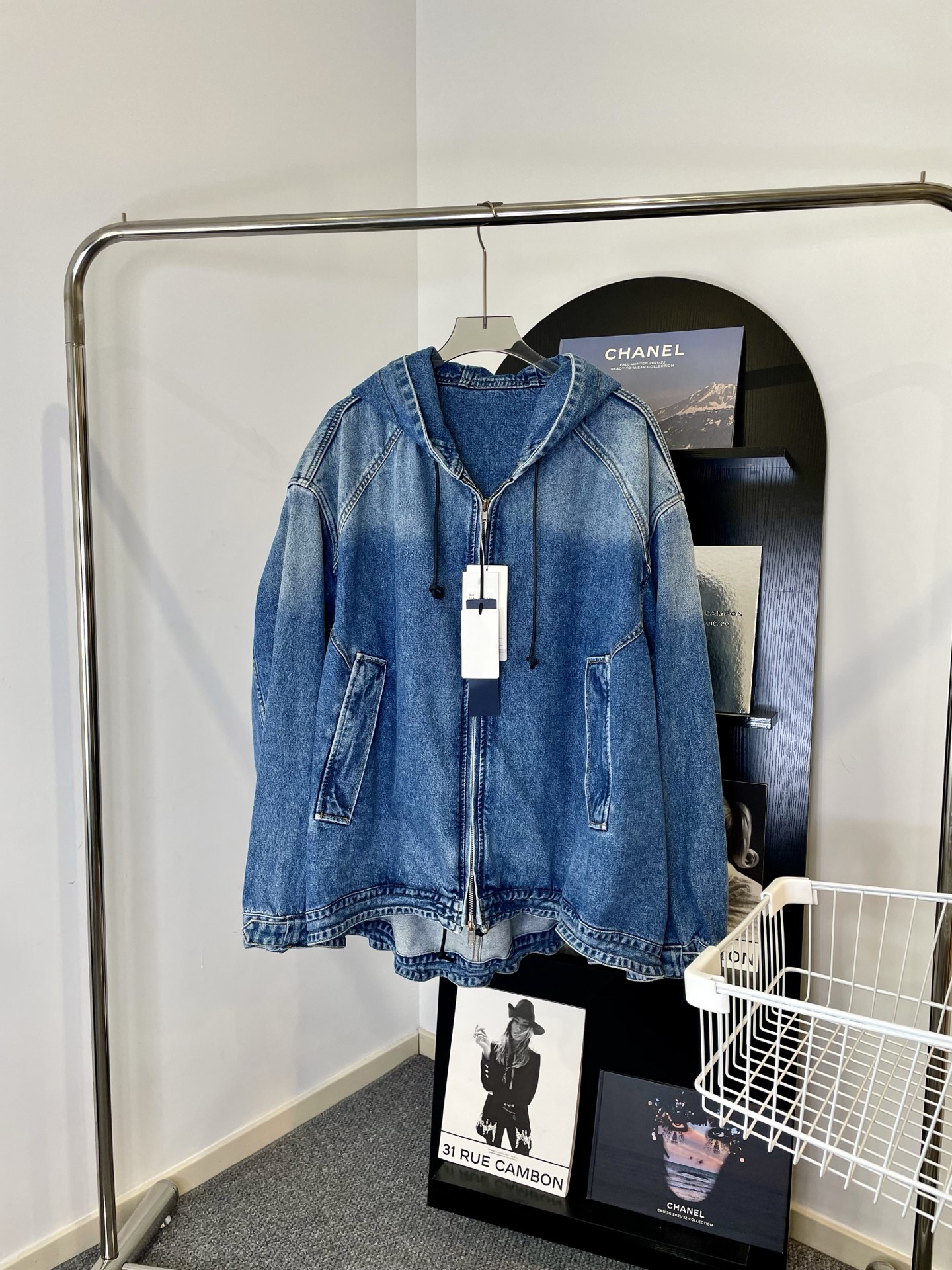 未使用 DIOR/迪奥 Z352 JUUN.J 水洗做旧单排扣连帽牛仔外套M码