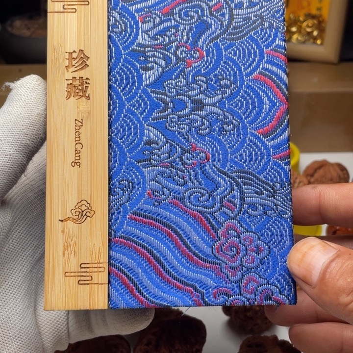文玩核桃吊坠文玩礼盒