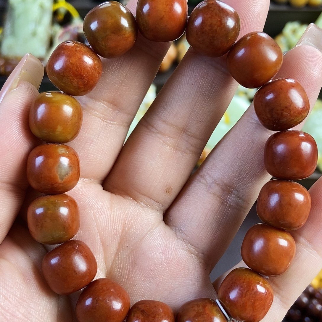 风***淡透闪石质玉未镶嵌手串