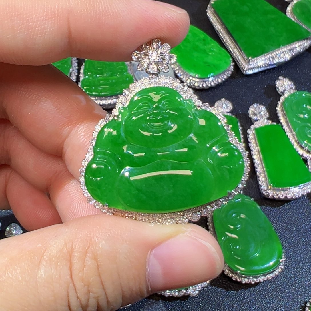 翡翠18K金镶嵌颈饰