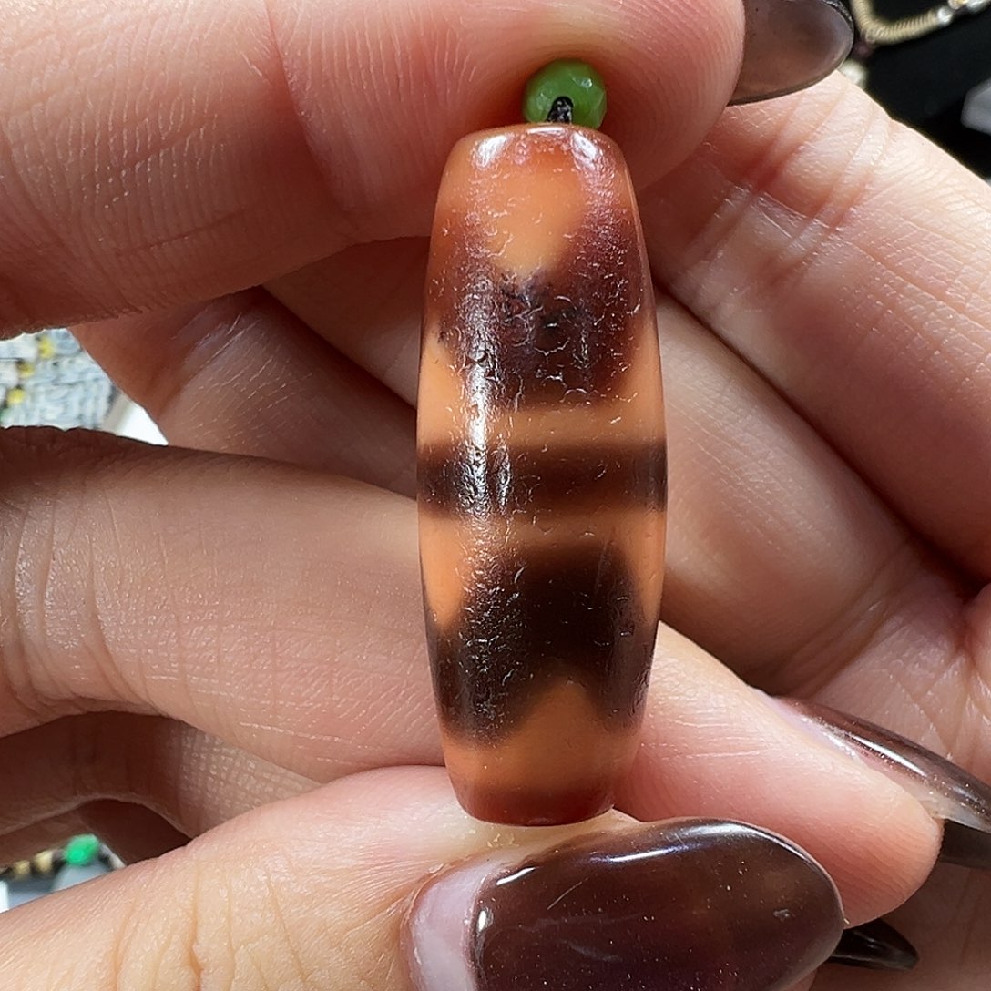 玛瑙/玉髓未镶嵌珠宝半成品小卢红肉中线双虎牙