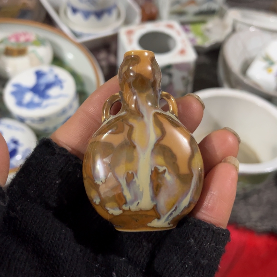 壶一个鼻烟壶一个一个