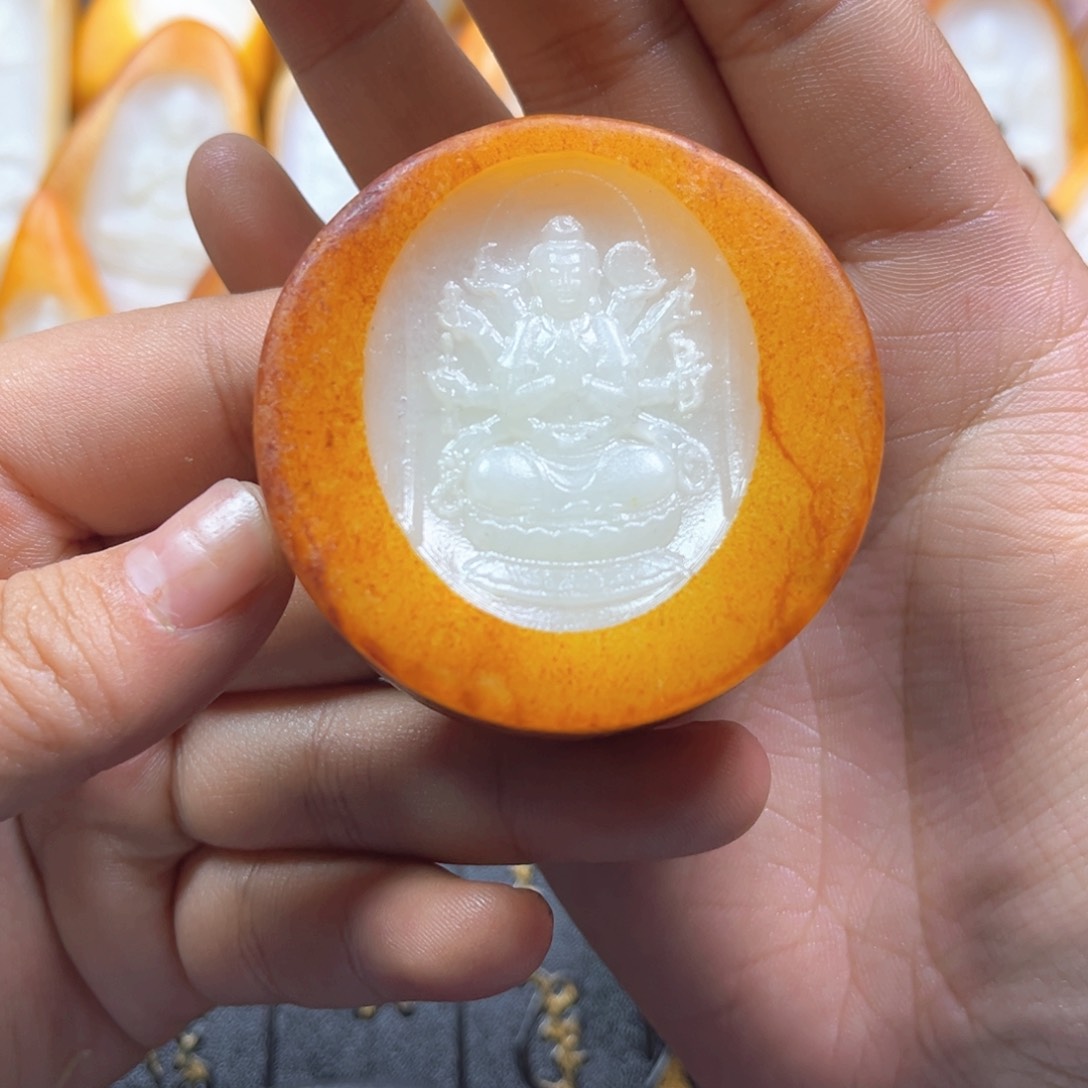 和田玉未镶嵌挂件滴**石