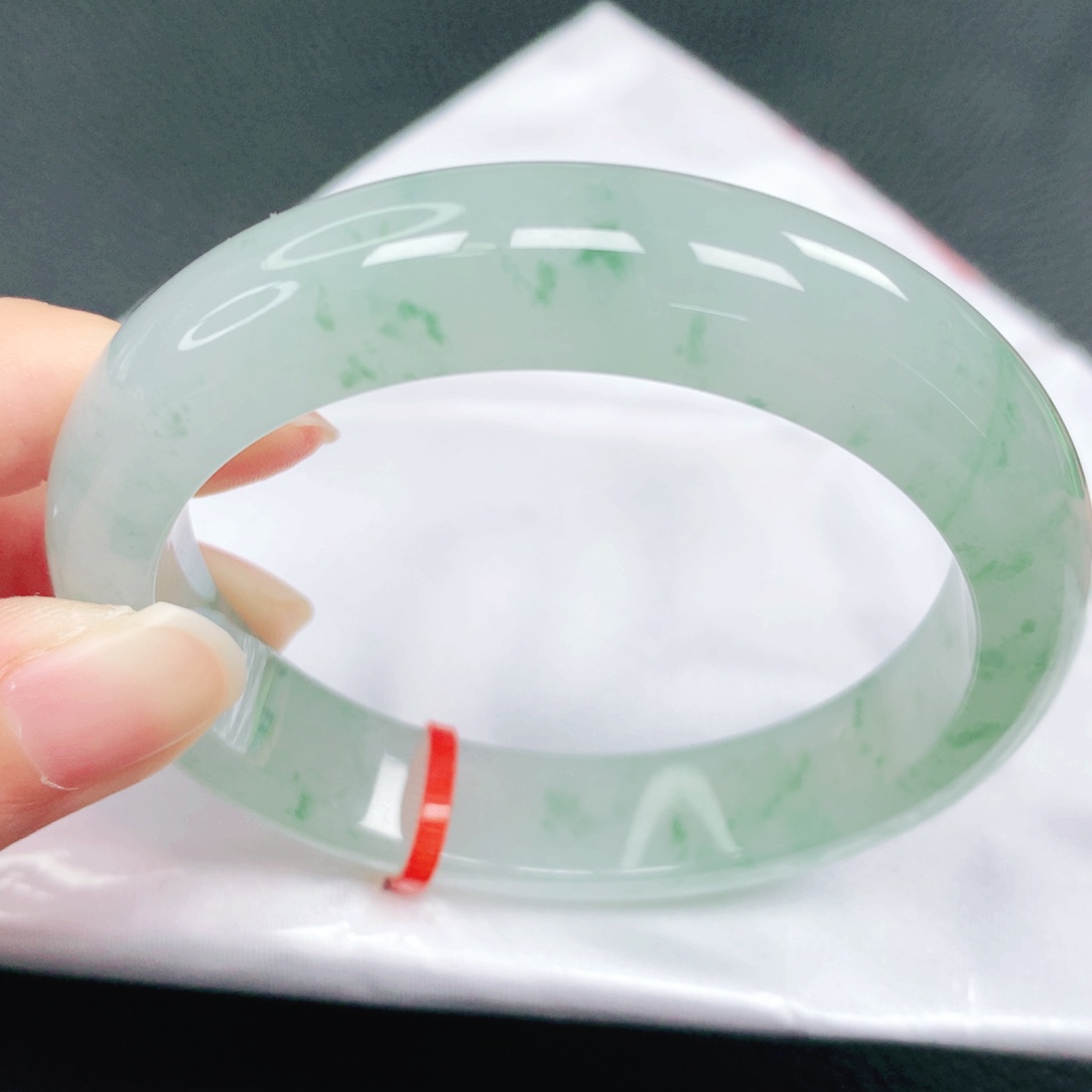 翡翠未镶嵌手镯56圈