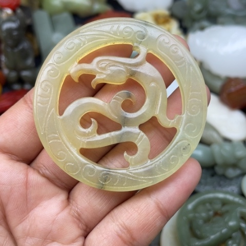 蛇纹石玉颈饰未镶嵌99