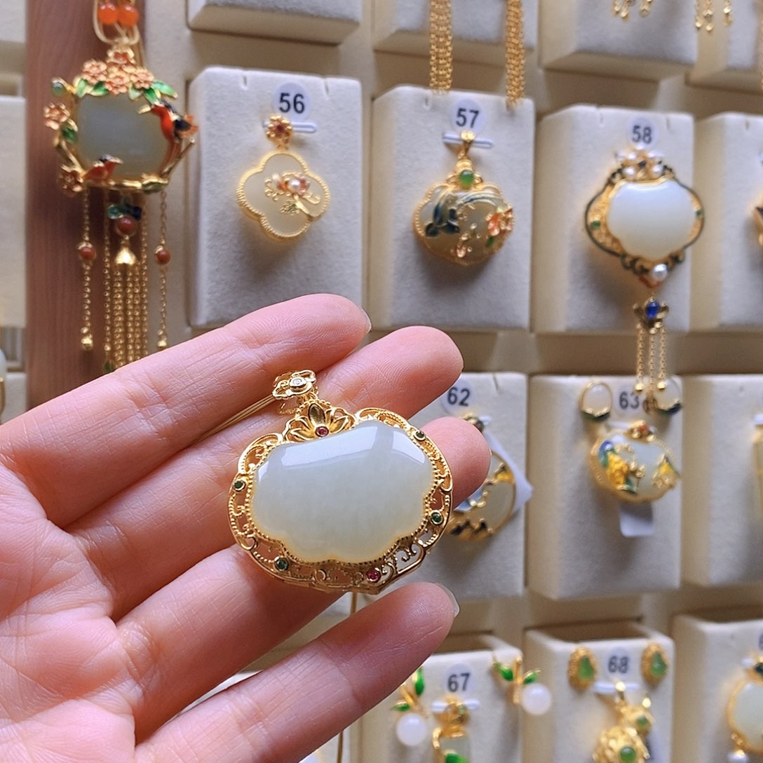 和田玉银S925镶嵌颈饰