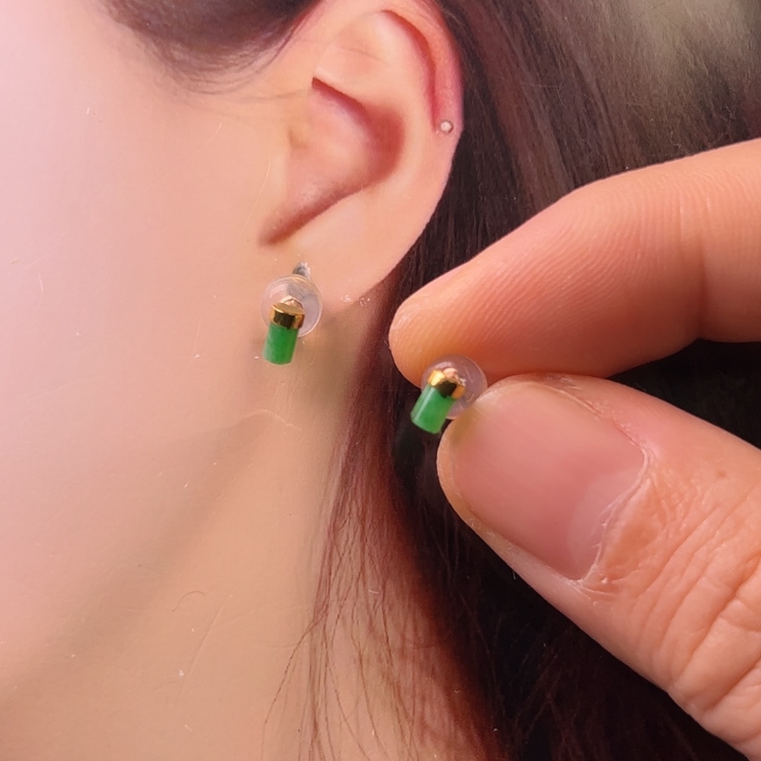 小***麦18K金镶嵌翡翠耳饰耳钉