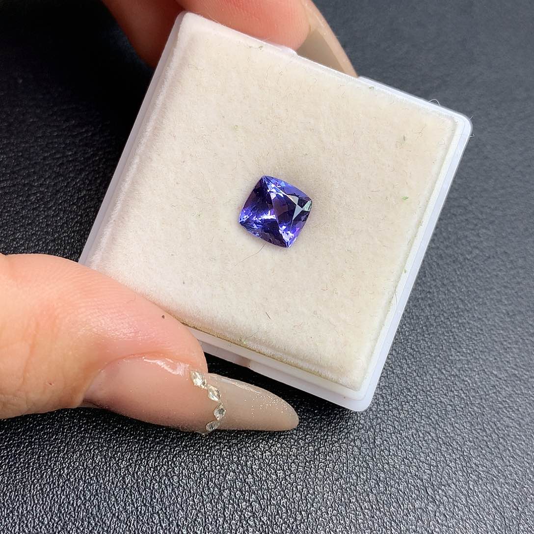 坦桑石天然坦桑石裸石2.35ct未镶嵌