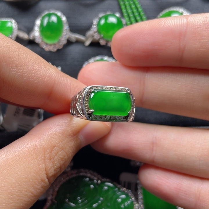翡翠戒指银S925镶嵌戒指