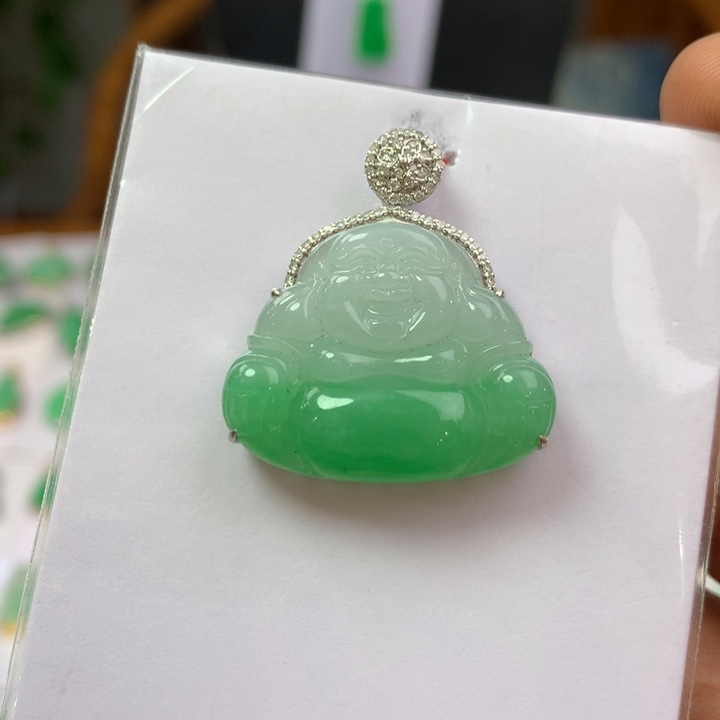 翡翠颈饰18K金镶嵌翡翠