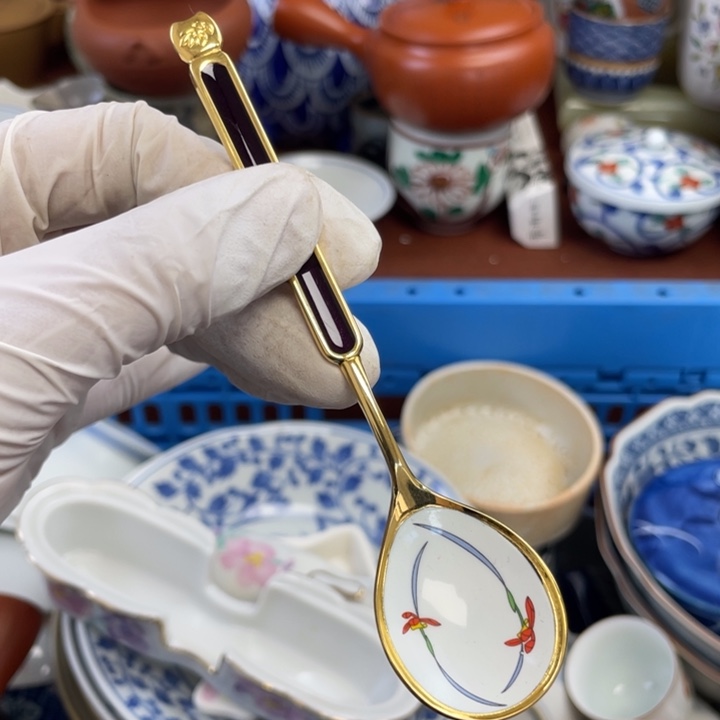 他家瓷器真美…开播了