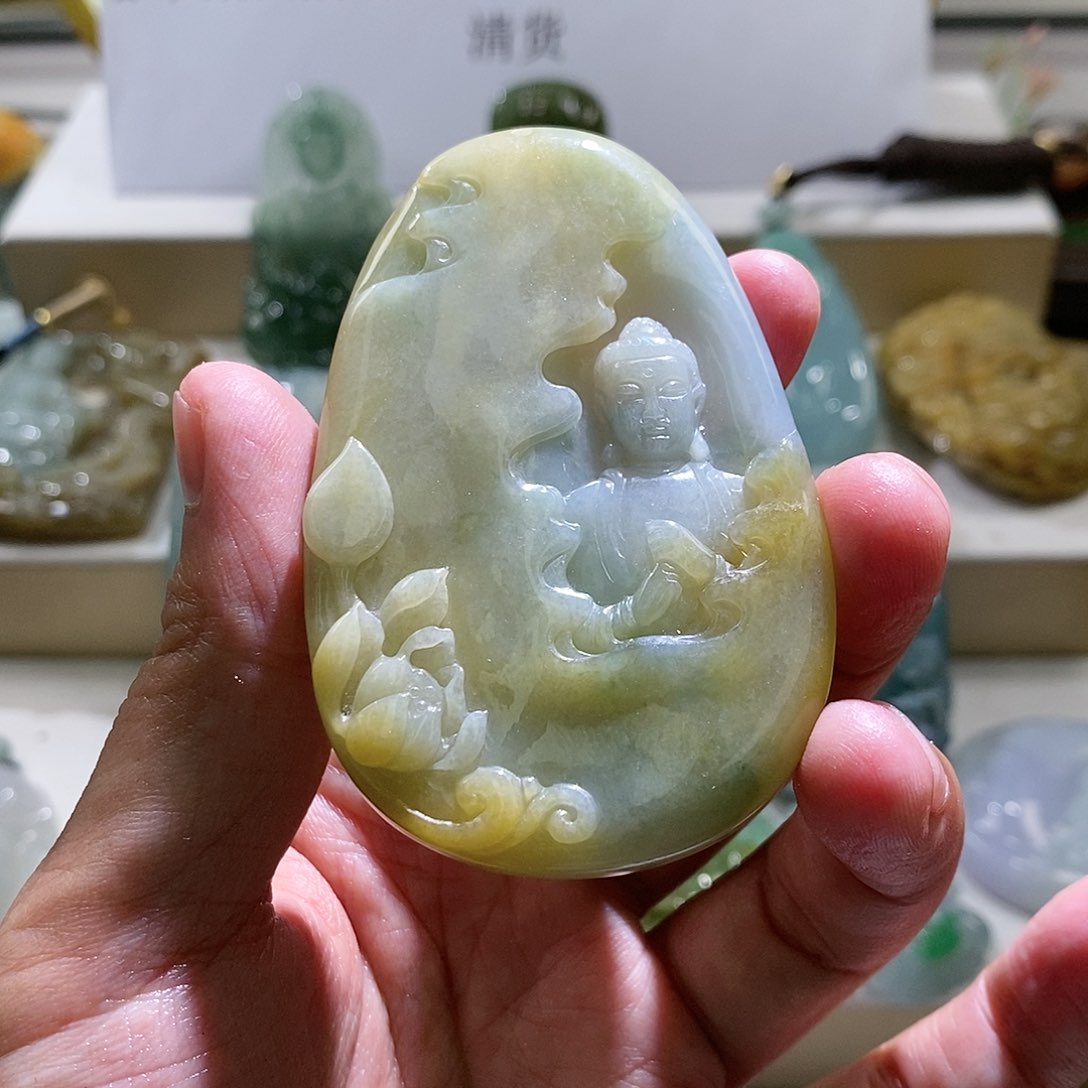 【闪购商品】翡翠颈饰未镶嵌大日
