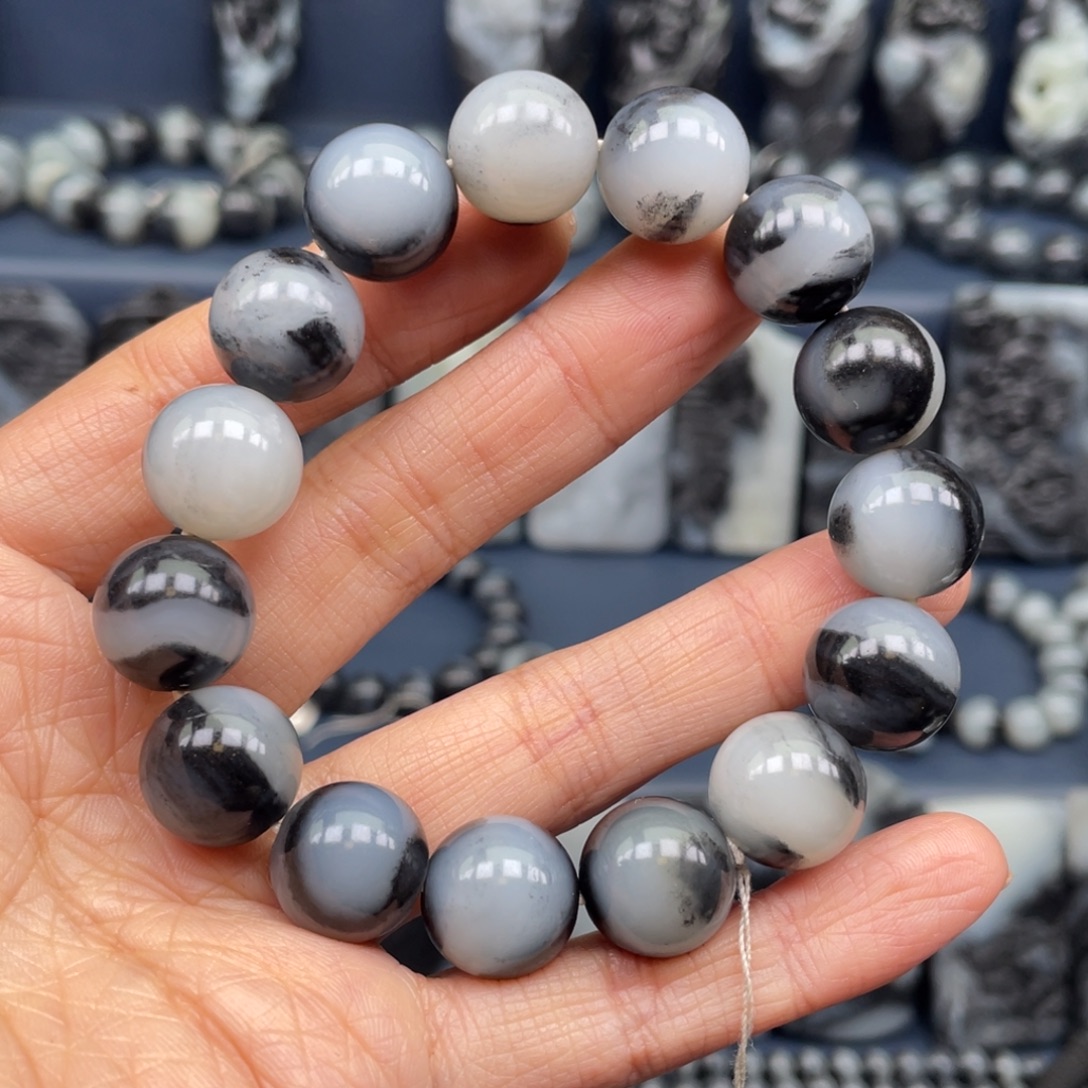 不***他和田玉未镶嵌手链