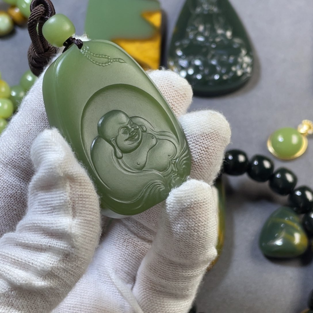 岫岩老玉（透闪石质玉）套链未镶嵌浩****人