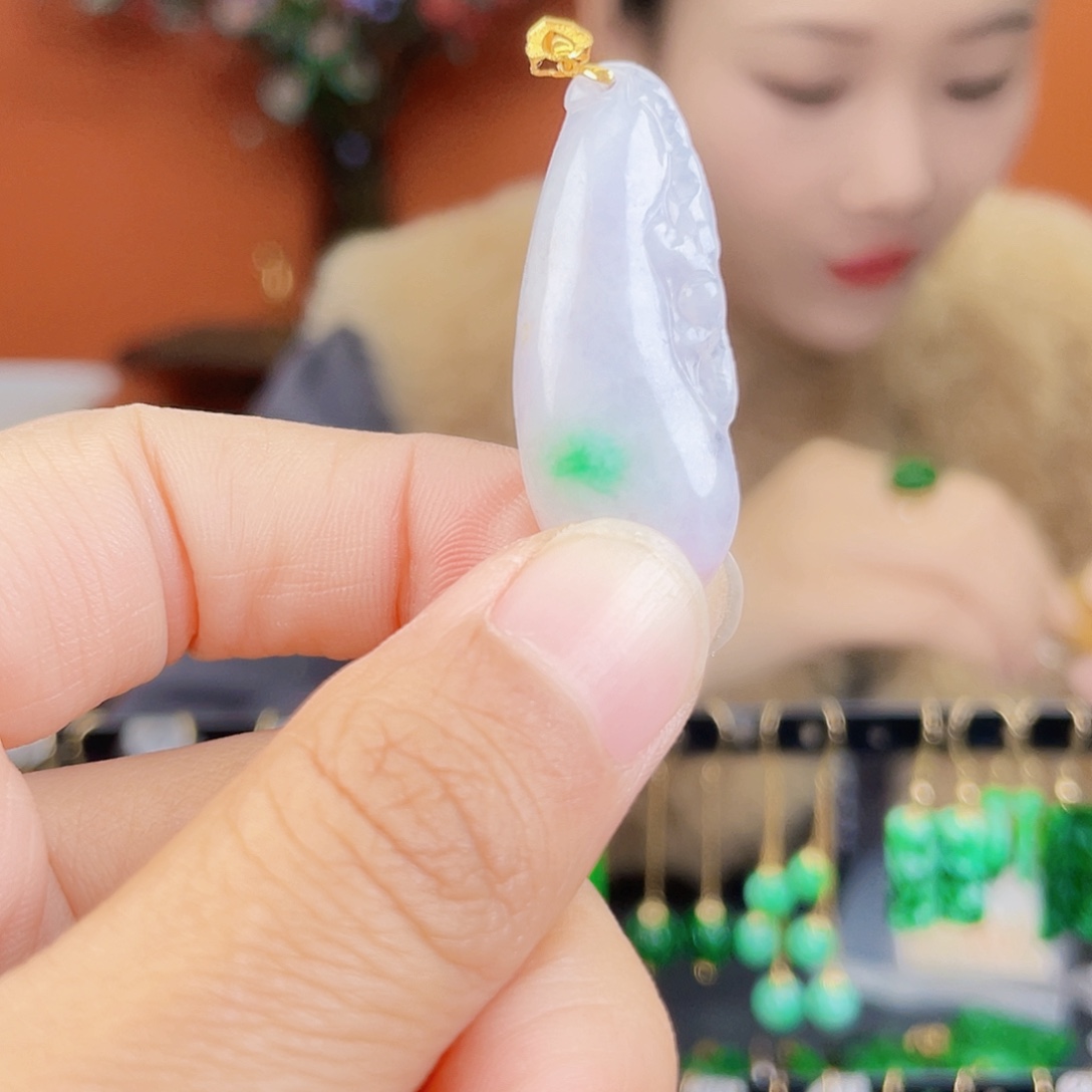 翡翠18K金镶嵌耳饰