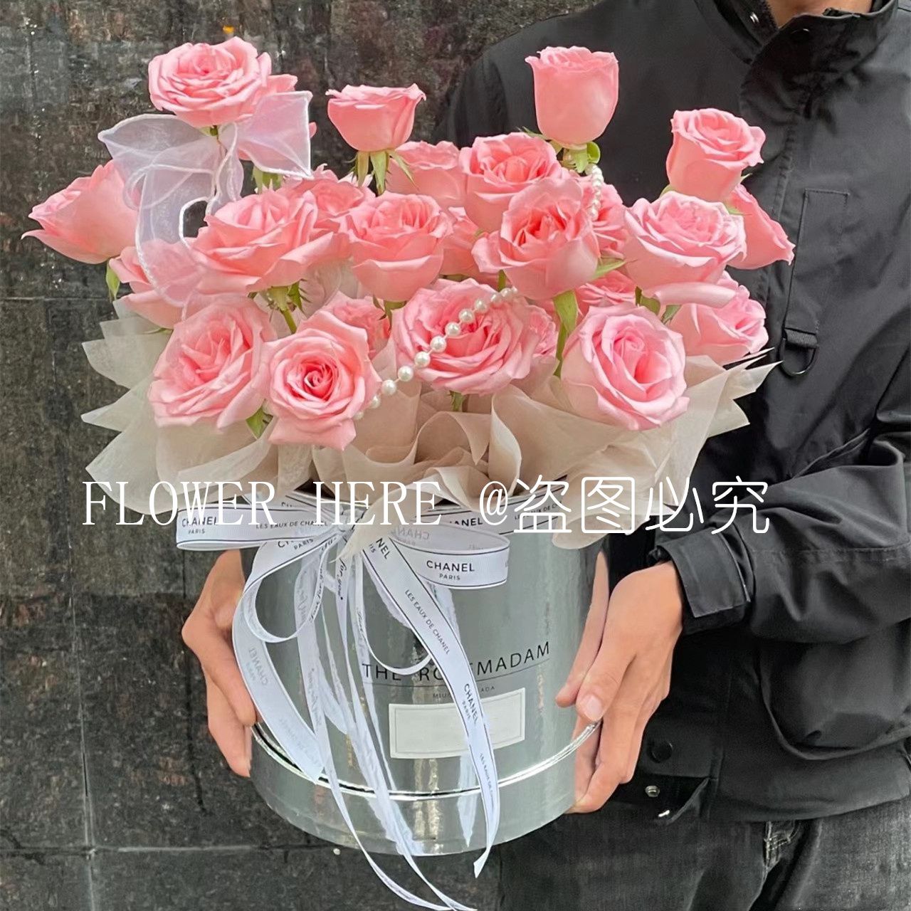 【迷人的危险】33朵粉玫瑰气球生日抱抱桶花束网红款生日礼物送老婆送女友表白鲜花免费配送上门