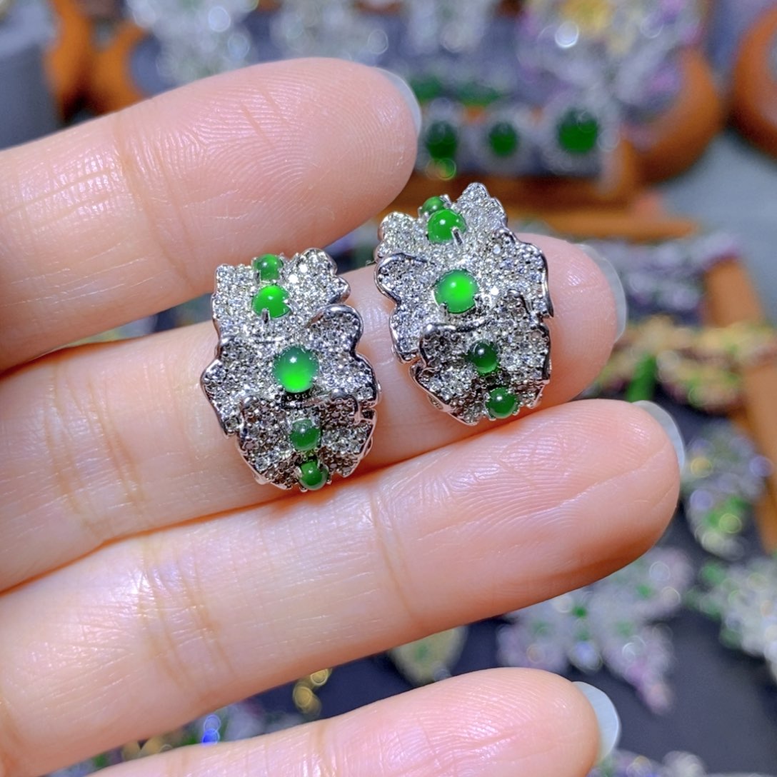 翡翠颈饰银S925镶嵌天然翡翠