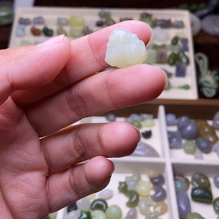 炸***猫和田玉未镶嵌手链