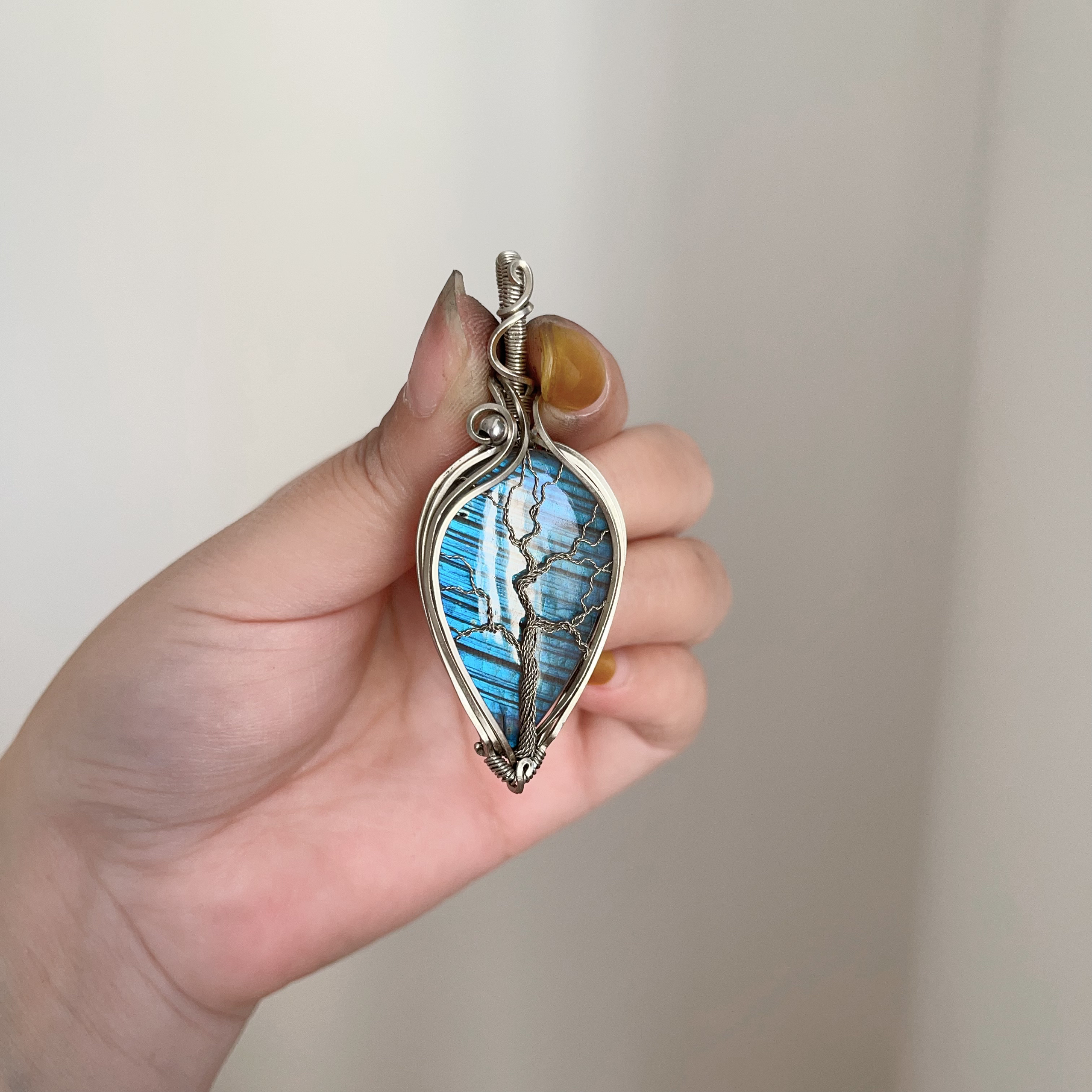 手工制作生命树首饰编织