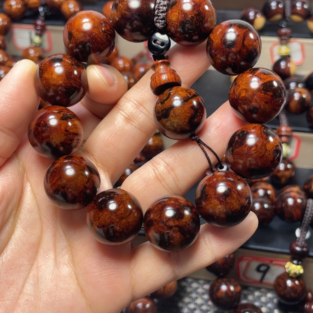 花梨木类2.0的瘤疤花纹