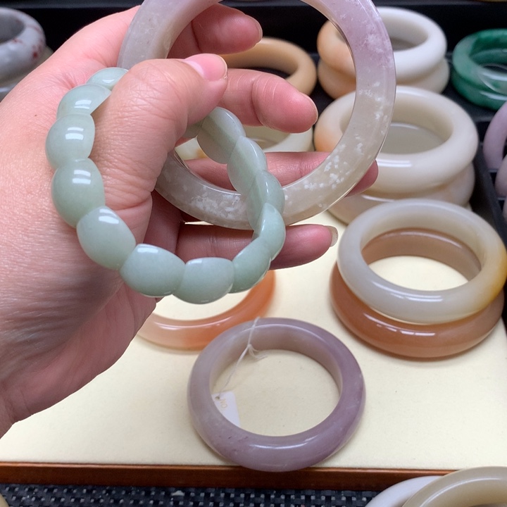 石英质玉手镯未镶嵌?****?