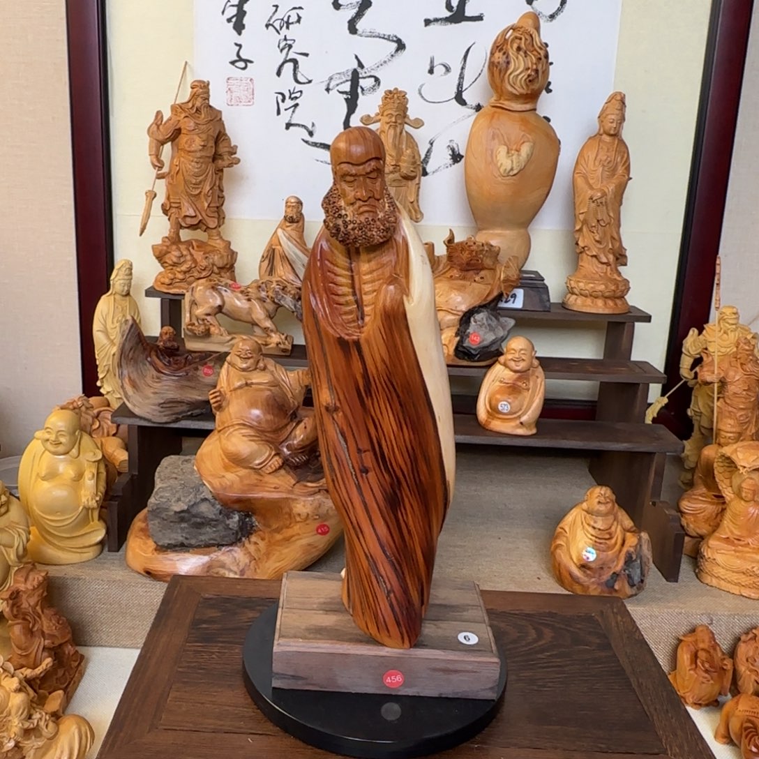 崖柏小木匠艺雕一物一拍