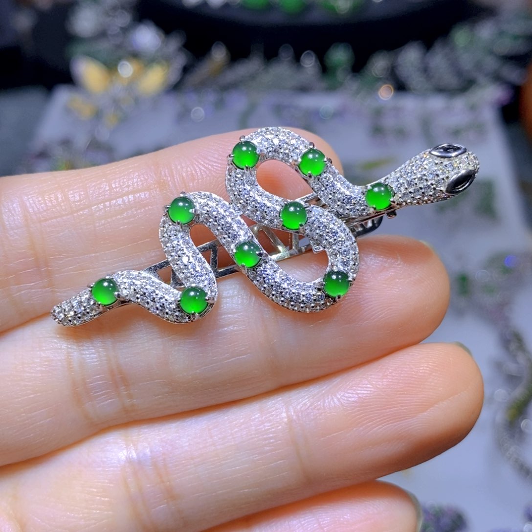 翡翠颈饰银S925镶嵌天然翡翠