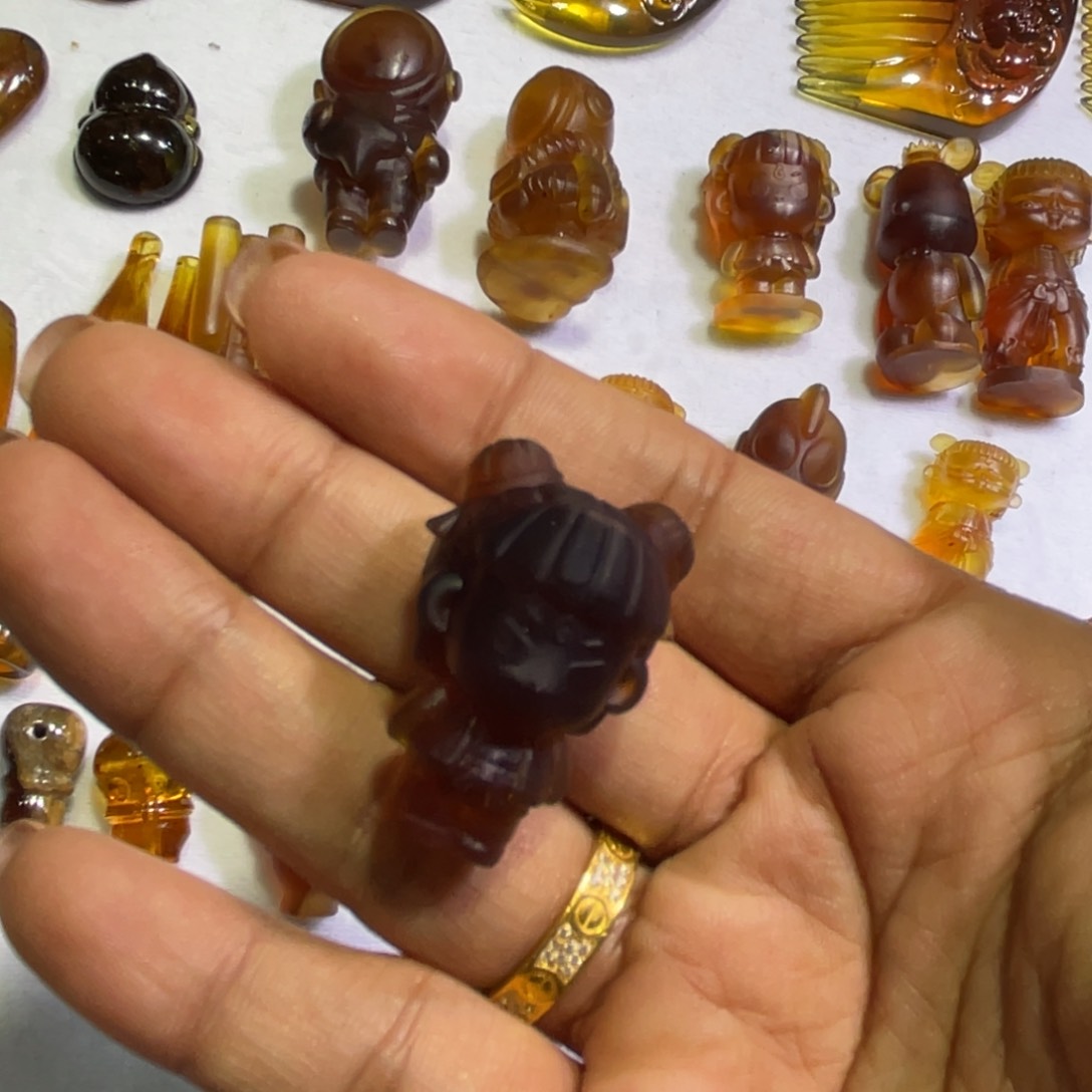 琥珀手链未镶嵌哪扎