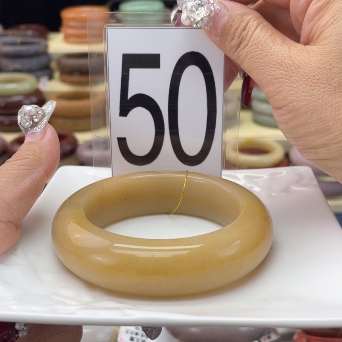 【闪购商品】石英质玉手镯未镶嵌