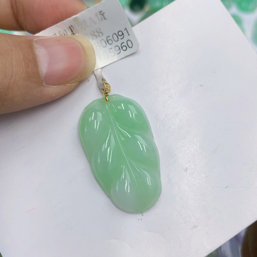 颈饰18K金镶嵌翡翠翡翠