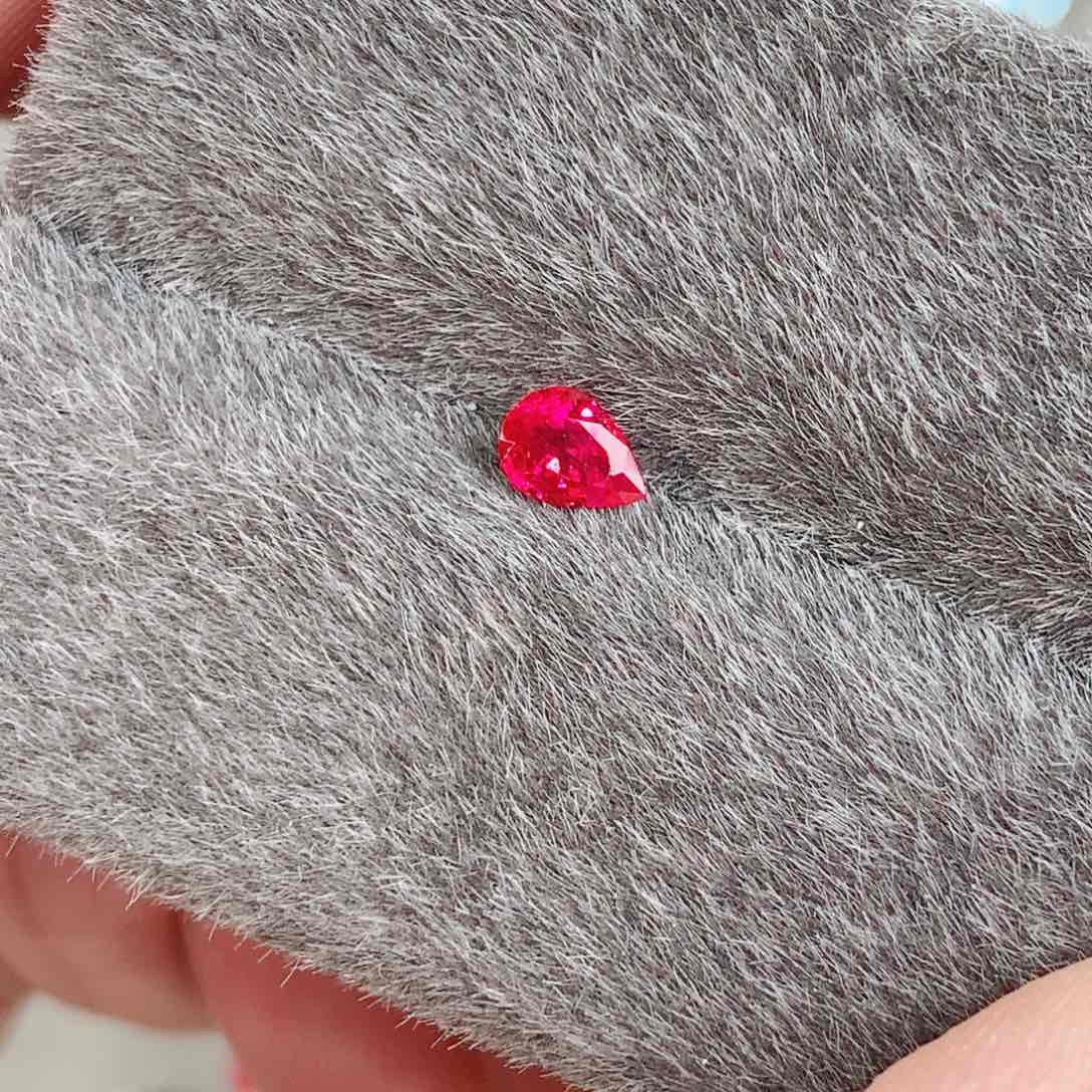 红宝石裸石未镶嵌0.33ct 缅甸鸽血红红宝石