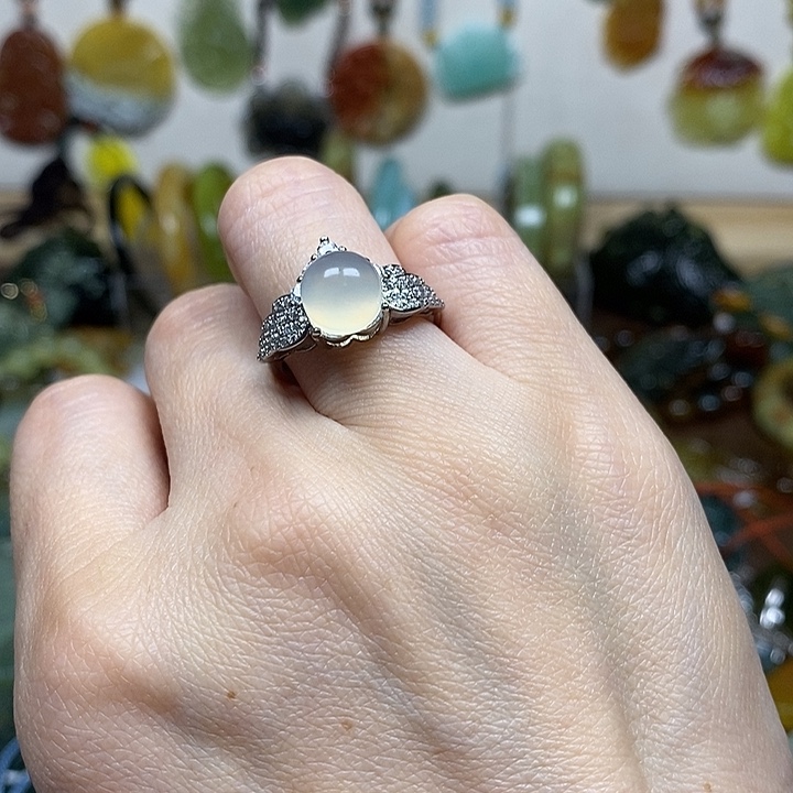 蛇纹石玉戒指钛钢