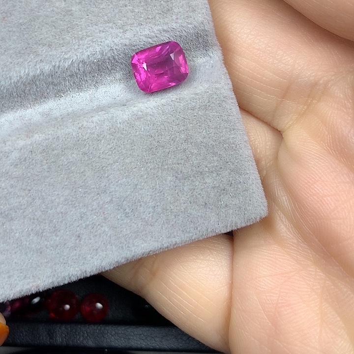 尖晶石裸石2.03ct马亨盖