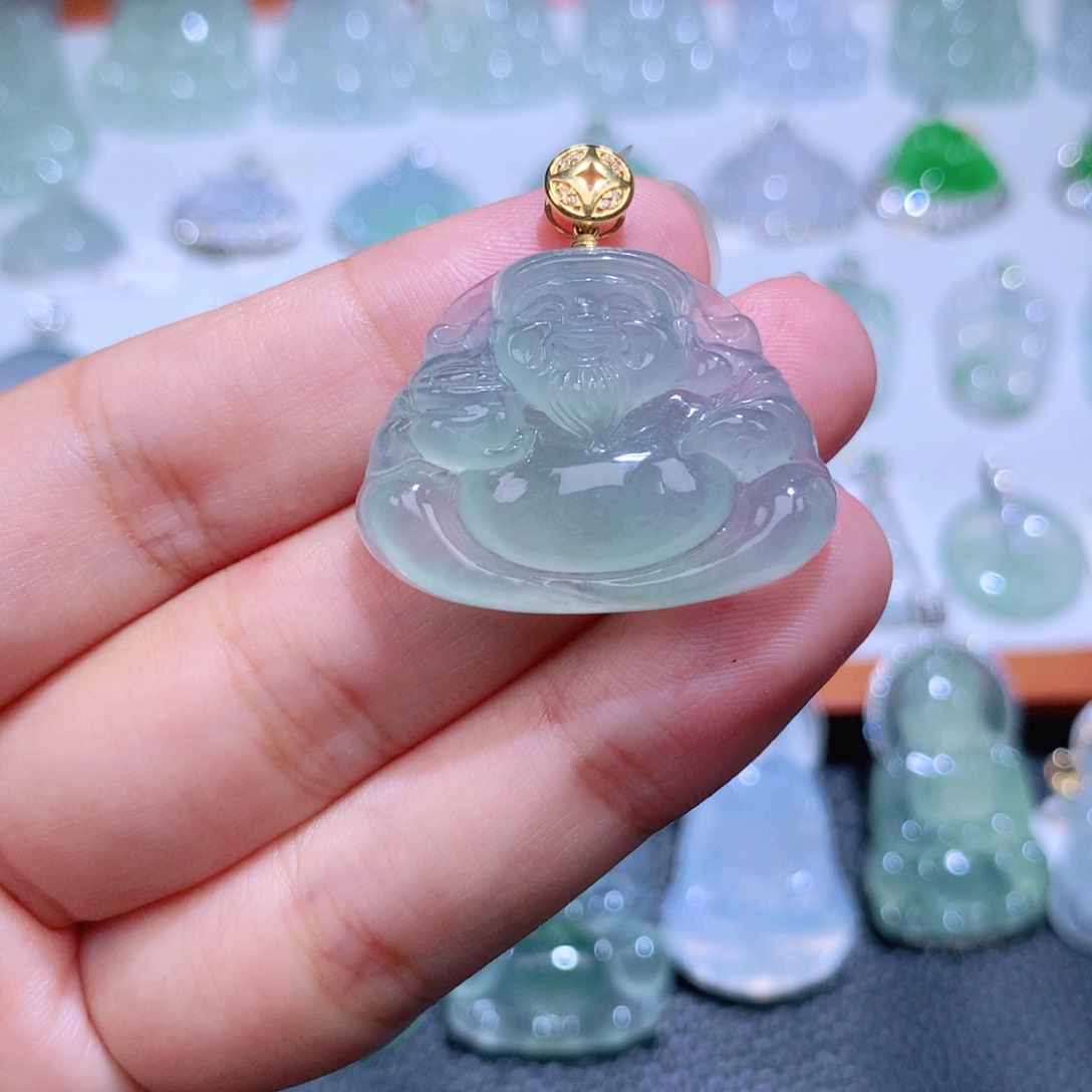 颈饰18K金镶嵌翡翠财神爷