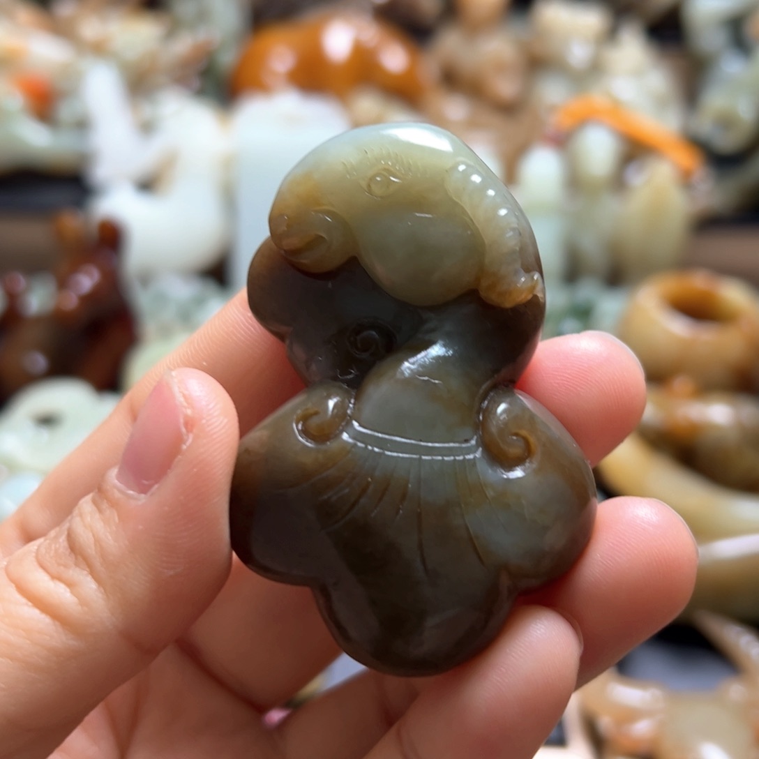 和田玉（糖玉）颈饰未镶嵌