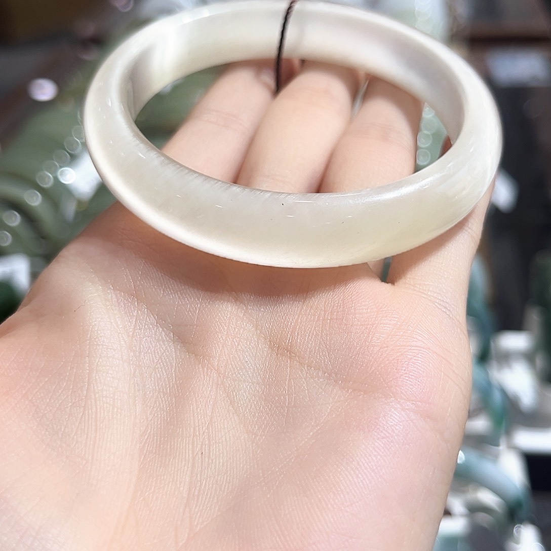 蔷薇辉石未镶嵌手镯