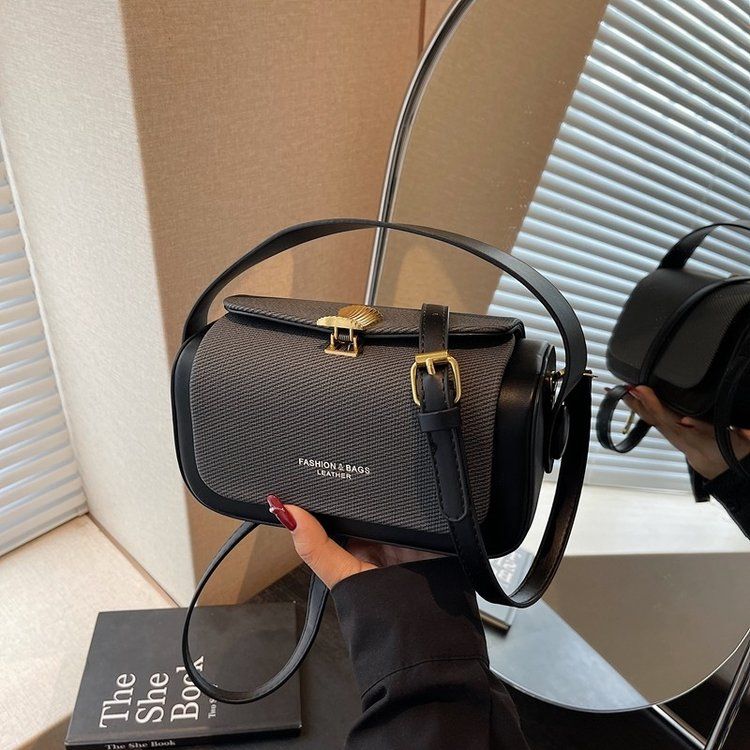 手提包包女2025新款复古盒子轻奢小众时尚通勤斜挎单肩小方包帅气