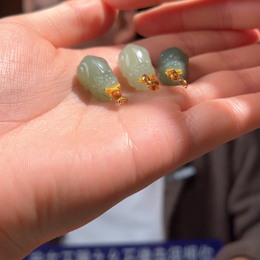 吊坠(不含链)未镶嵌和田玉湖水绿貔貅多样性发货拍一发一99