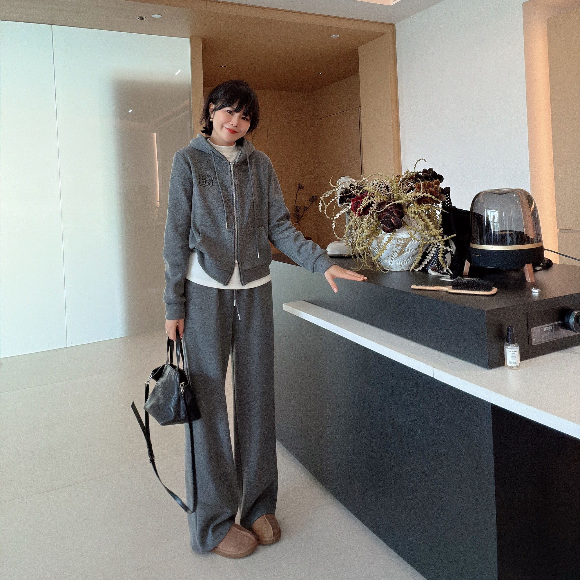 冬季加厚加绒简约洋气连伟卫衣+阔腿裤时尚套装两件套