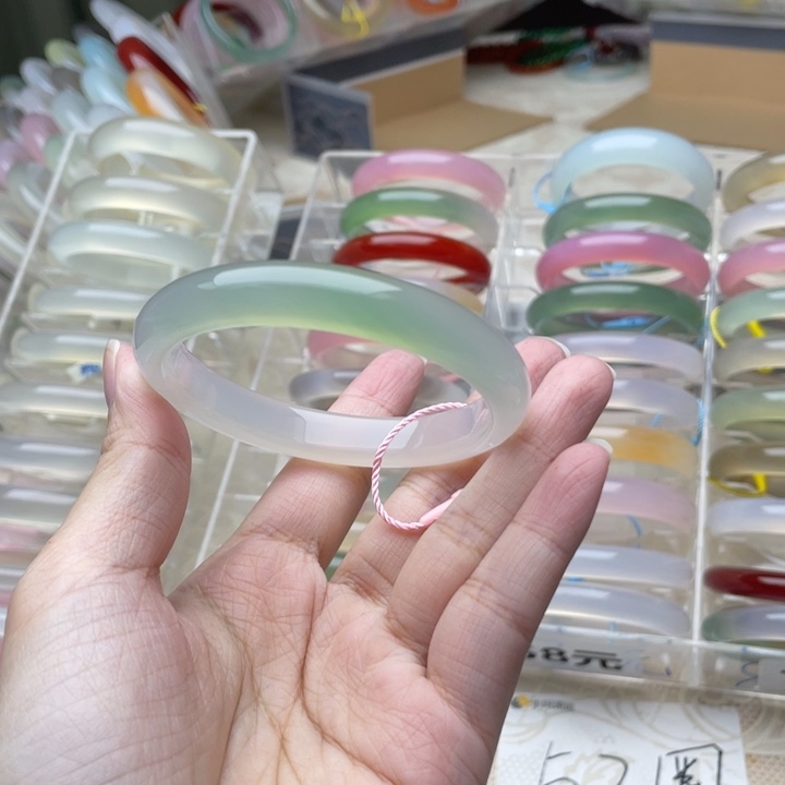 玛瑙/玉髓未镶嵌手镯56圈口