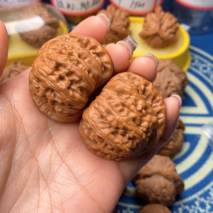 桃核吊坠白狮子42全品