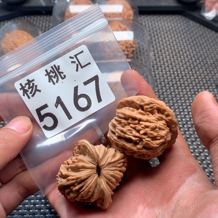 文玩核桃吊坠楼子
