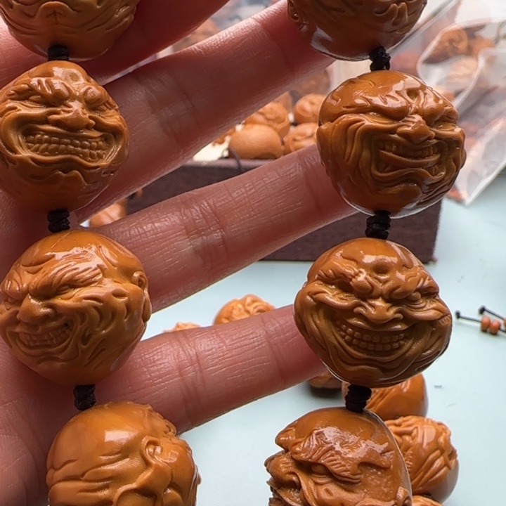 橄榄核手串雕刻工艺
